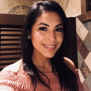 Meet your Posher, Leslie